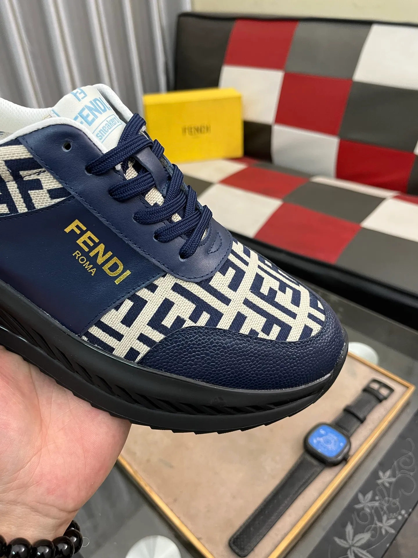 Men's Men's Shoes💰458⌚️⌚️[Fendi] Fendi's latest casual shoes for men! Available at counters simultaneously! Made entirely of imported top-grain calfskin, the interior is made of top-grain water-dyed cowhide, and the original factory-supplied rubber outsole. Leading new fashion concepts. Matching code: 38-444️⃣Colors available